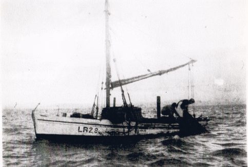 "Speedwell" LR 29, hauling her fish trawl in Ulverston Channel